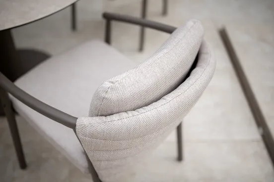 Barolo dining stoel incl. 2 kussens detail, 4 Seasons Outdoor, tuinmeubels.nl