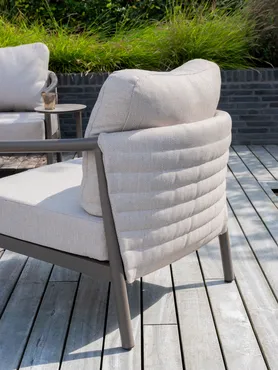 Barolo loungeset met Vic koffietafels detail, 4 Seasons Outdoor, tuinmeubels.nl