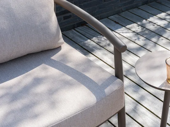 Barolo loungeset met Vic koffietafels details, 4 Seasons Outdoor, tuinmeubels.nl