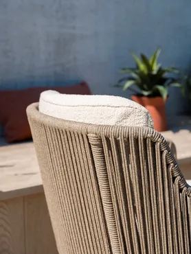 Bernini dining stoel terre incl. 2 kussens detail, 4 Seasons Outdoor, tuinmeubels.nl