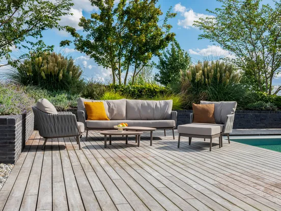 Cannes loungeset groot met Monroe koffietafels sfeerbeeld, 4 Seasons Outdoor, tuinmeubels.nl