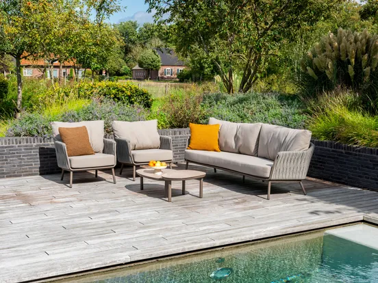 Cannes loungeset met Monroe koffietafels sfeer, 4 Seasons Outdoor, tuinmeubels.nl