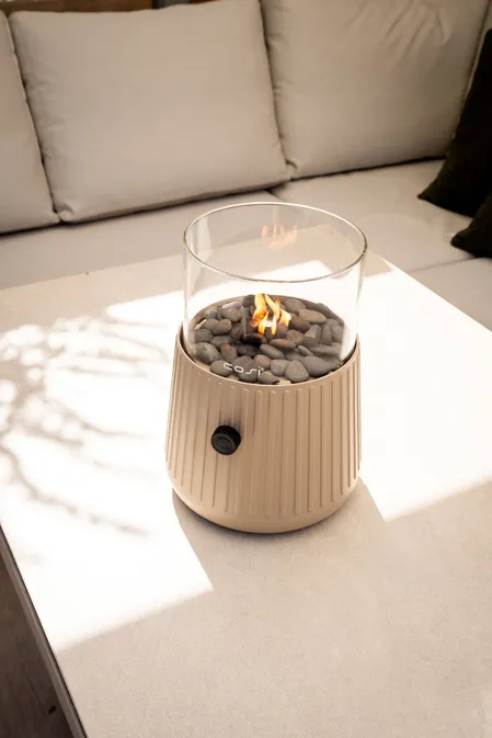 Cosiscoop Bowie sandy beige sfeerfoto, Cosi fires, tuinmeubels.nl