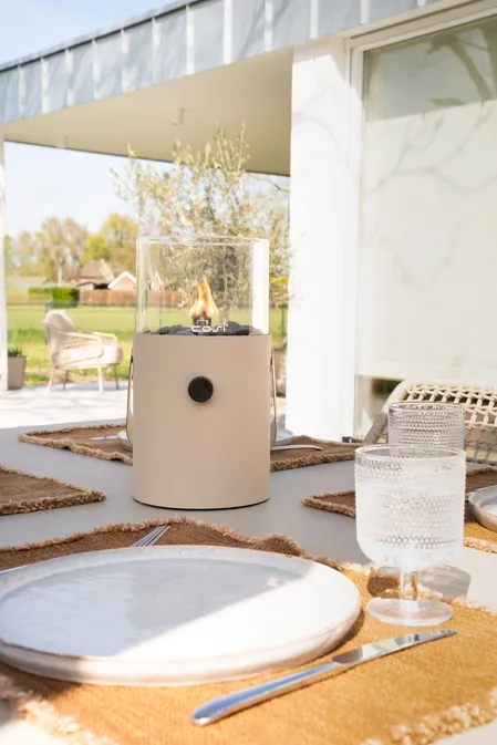 Cosiscoop Original sandy beige sfeerfoto, Cosi fires, tuinmeubels.nl