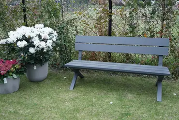 Crossway tuinbank antraciet sfeerbeeld, Vita, tuinmeubels.nl