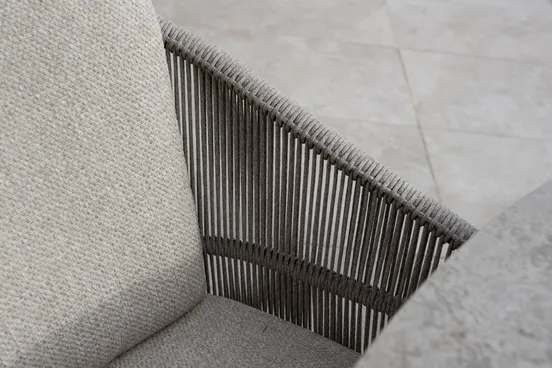 Donato Ø160 cm met 6x Florence dining stoel terre detailfoto, 4 Seasons Outdoor, tuinmeubels.nl