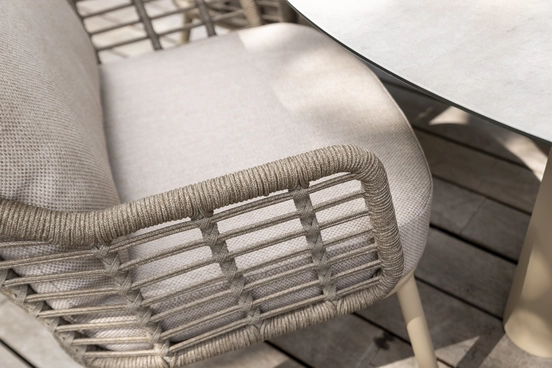 Donato Ø160 cm met 6x Puglia low dining latte details, 4 Seasons Outdoor, tuinmeubels.nl