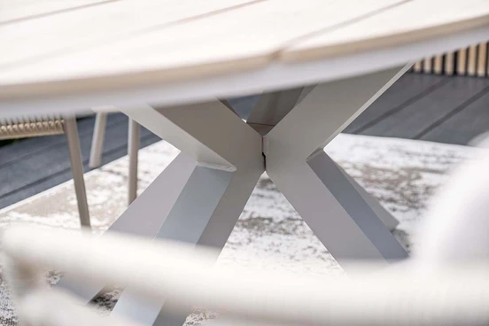 Edison tafel 220x115xH75 cm taupeteak detail, Garden Impressions, tuinmeubels.nl