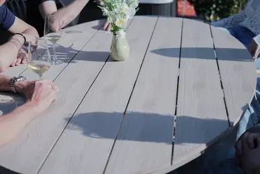 Edison tafel 220x115xH75 cm taupeteak sfeer, Garden Impressions, tuinmeubels.nl