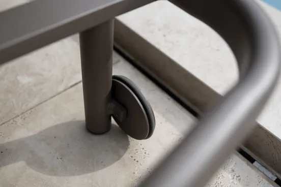 Milano ligbed terre incl. kussen en hoofdsteun detail, 4 Seasons Outdoor, tuinmeubels.nl