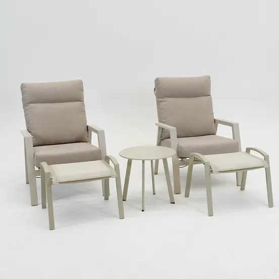 Loungeset Ohio Crème met 2 Primero voetenbankjes en tafeltje - afbeelding 1