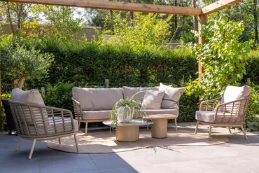 Puglia 3-zits loungeset bench organic latte + 2x loungestoelen dichtbij, 4 Seasons Outdoor, tuinmeubels.nl