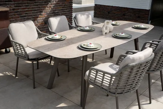 Manolo 240x103x75 cm met 6x Puglia dining stoel terre sfeerbeeld, 4 Seasons Outdoor, tuinmeubels.nl