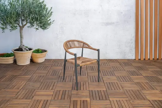 Sanne Stacking Chair detail sfeer, SenS-Line, tuinmeubels.nl