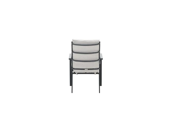 Sergio dining fauteuil Desert Sand achter, Garden Impressions, tuinmeubels.nl