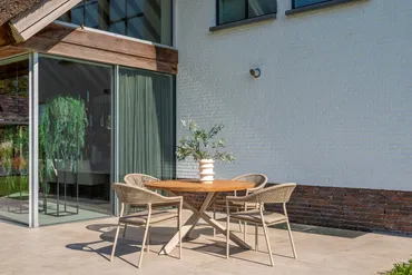 Sienna stapelbare dining stoel latte incl. kussen stapelbaar sfeer, 4 Seasons Outdoor, tuinmeubels.nl