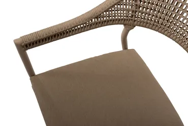 Sienna stapelbare dining stoel latte incl. kussen detail, 4 Seasons Outdoor, tuinmeubels.nl