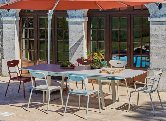 Smiley stapelstoel creme sfeer, Fermob, tuinmeubels.nl