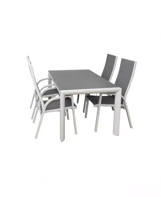 tafel escada met stoelen