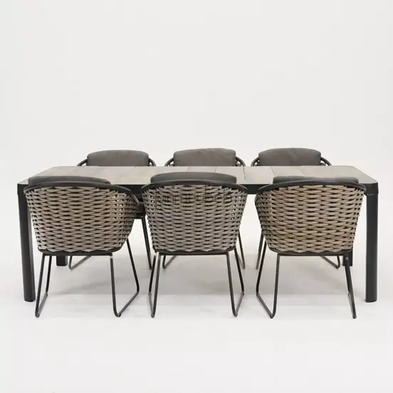 Tuinstoel Bo dining met Castilla negro 220 x 90 cm, tuinmeubels.nl, foto 2