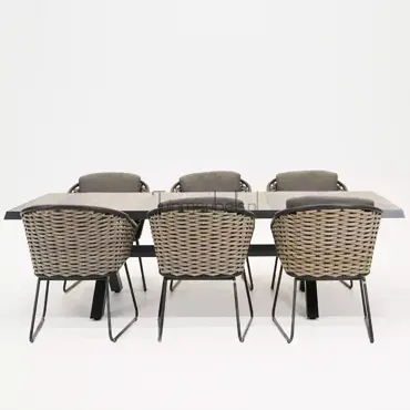 Tuinstoel Bo dining met Castilla negro kruispoot, tuinmeubels.nl, foto 2