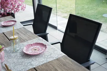 Tuinstoel Delia hoge rug alu text. zwart sfeer, Vita, Tuinmeubels.nl