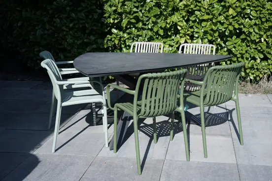 Tuinstoel Vita Porto Groen G-09 Stapelbaar sfeer, Vita, Tuinmeubels.nl