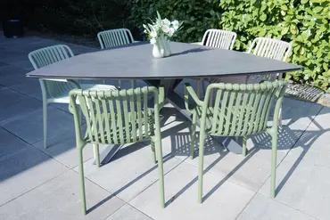 Tuinstoel Vita Porto Groen G-09 Stapelbaar sfeer, Vita, Tuinmeubels.nl