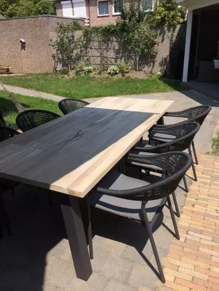 magnifiek verbanning overschot Tuintafel Derby teak 240 x 100 met aluminium poten 4 Seasons Outdoor -  Tuinmeubels.nl