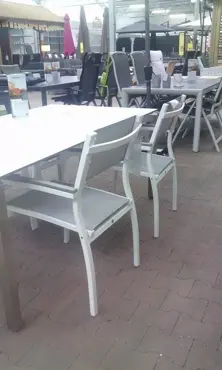 Tuintafel Extreme Wit/RVS www.tuinmeubels.nl