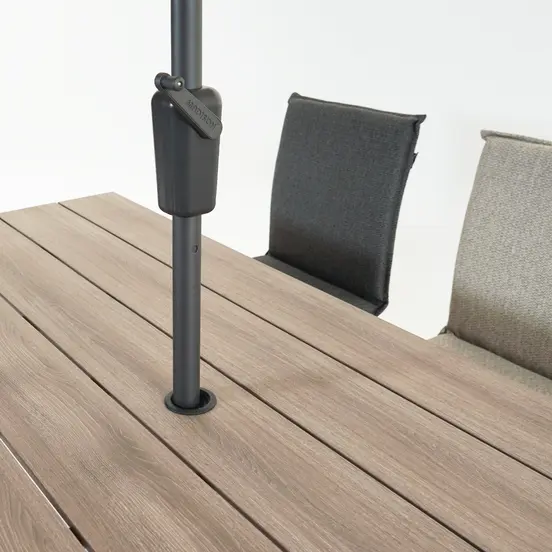 Vita Massa rechthoekige picknicktafel taupe parasol detail, Vita tuinmeubelen, tuinmeubels.nl